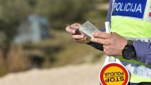 Vozač bicikla isključen iz prometa s 3,59 promila alkohola u krvi, a u stopu ga prati traktorist s 3,12