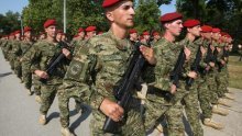 Zajednička vježba pješačkih i mehaniziranih postroja za svečani mimohod