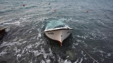 Brodica udarila u otočić kod Mauna, jedna osoba poginula