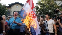 Šešelj izgazio hrvatsku zastavu i psovao majku ustašku našoj delegaciji, Jandroković prekinuo posjet Srbiji