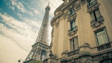 Evakuiran Eiffelov toranj, uočen muškarac koji se penje po njemu