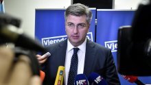 Plenković: 'Radimo na otkupu Ininih dionica od MOL-a, želimo zadržati i sisačku i riječku rafineriju'