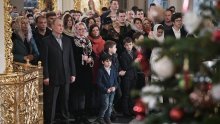 Putin otišao na polnoćku u crkvu u kojoj je bio kršten njegov otac