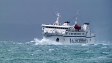 Starici pozlilo pa se trajekt umjesto na Hvar vratio u Split