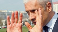 Je li Tadić ostavkom zabio autogol?