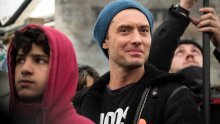 Jude Law u izbjegličkom kampu: Zaštitite djecu!