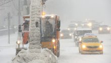 Rekordna snježna oluja u Moskvi, najmanje jedna osoba poginula