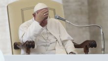 Papa zatražio oprost zbog 'sablazni u Rimu i Vatikanu'