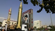 Iranci uz povike 'Smrt Americi' prosvjedovali uoči nametanja američkih sankcija