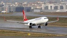 Turkish Airlines povukao zabranu crvenog ruža za stjuardese
