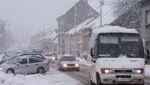 Snijeg uzrokovao kaos u prometu: Nesreće, zatvorene ceste, policija i vojska na terenu