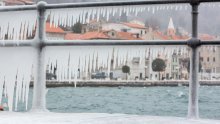 Mjesec maškara i oštre zime: Prisjetite se ledene veljače uz 50 najboljih fotografija