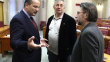 Oporba složna: Vlada nas blamira pred ulazak u EU