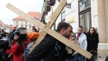 Saša Pavlić nakon sastanka s Plenkovićem: Križ ostaje u Vladi
