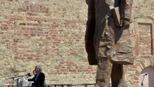 Novi spomenik Karla Marxa u Trieru odmah je izazvao pomutnju