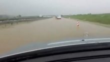 Pogledajte kako izgleda vožnja po potopljenoj autocesti A3