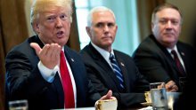Pence upozorio Kim Jong-una da se 'ne igra s Trumpom'