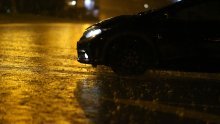HAK zbog vode na cestama poziva vozače na oprez