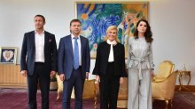 Rusi prodaju Agrokor za 3-4 godine, kod predsjednice i prijateljica Karamarkovih