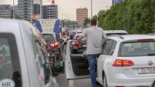 Vozači, tek sporadično, zbog visokih cijena goriva zaustavili promet u Zagrebu, Rijeci, Osijeku, Puli...