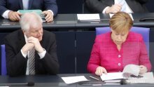 Posljednja runda pregovora Merkel i Seehofera, njemačkoj kancelarki opasno se trese fotelja