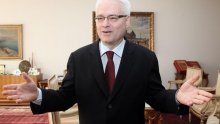 'Htio sam samo reći da Ustav nije za šminku i pokazivanje'