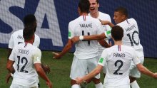 Francuska prvi polufinalist; komična pogreška golmana dotukla Urugvajce