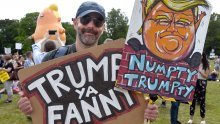 Tisuće ljudi prosvjeduje protiv Trumpa, a on igra golf i dobro se zabavlja