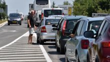 Krećete li na put, pripremite živce i dosta vode. Očekuju se gužve, a promet usporava i jak vjetar