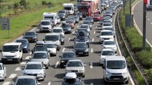 Kreće udarni vikend: Na Lučkom kolona već sad pet kilometara, gužve diljem zemlje