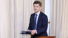 Ministar Marić predstavlja proračun za 2019. godinu. Jedan ministar ima razloga za slavlje