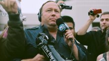 Tko je Alex Jones, čovjek koji je 'raskrinkao' sotoniste, homoseksualnu zavjeru i slijetanje na Mjesec pa na tome okrenuo milijune