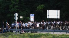 Aktivist pomagao migrante u ilegalnom prelasku granice pa kažnjen sa 60.000 kuna