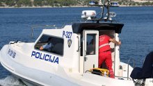 Ribarski brod nasukao se kod otoka Žirja