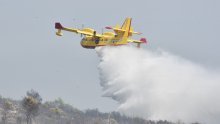 Zračne i kopnene snage i danas gase požare na jugu Hrvatske