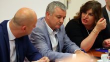 Afera najbrži prst razotkrila koliko je Vladi stalo do kvalitetnih projekata EU-a, no ima vremena za popravni