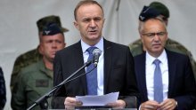 Nakon tjedana oklijevanja, savjetnik predsjednice Vlado Galić podnio ostavku