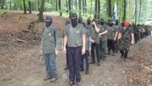 Slovenska paravojna skupina s puškama i sjekirama uznemirila službenu Ljubljanu