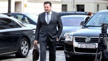 Kuščević nosi konačan broj potpisa za referendume na Vladu: Tko izgubi, ima pravo da se ljuti