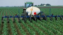 Poljoprivredno zemljište u Hrvatskoj je najjeftinije u EU, a od 2023. moći će ga kupovati strani ulagači. Može li zakon na koji agronomi imaju ozbiljne zamjerke spriječiti rasprodaju