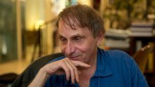 Oženio se Michel Houellebecq, pisac čiju je predstavu u Dubrovniku morala čuvati policija