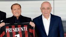 Italija u transu; Silvio Berlusconi se vraća na nogometnu scenu, kupio je trećeligaša