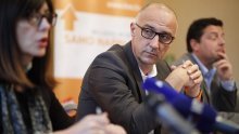 'Premijer mi garantira Zakon o udžbenicima, mediji su isprovocirali pressicu'