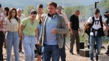 Zbog sigurnosnog rizika treba zabraniti rad političarima