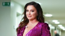 Crveno i moćno: Nina Badrić izgleda poput filmske dive