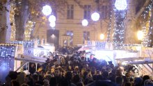 Znate li koliko plaćate stavljanje i skidanje božićnih dekoracija po Zagrebu?