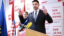 SDP i dalje tone, Živi zid i Most dobitnici mjeseca