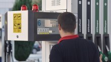 Cijena nafte u slobodnom padu, hoće li značajno pojeftiniti i gorivo u Hrvatskoj?
