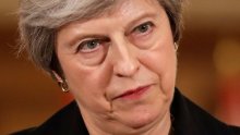 Konzervativci digli pobunu, hoće li večeras Theresa May biti smijenjena?