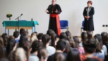 Pravobraniteljica MZOS-u: Zaustavite vjersku diskriminaciju djece!